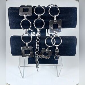 Silver Belt Geometric Chain Belt With Lobster Claw Closure. EXC